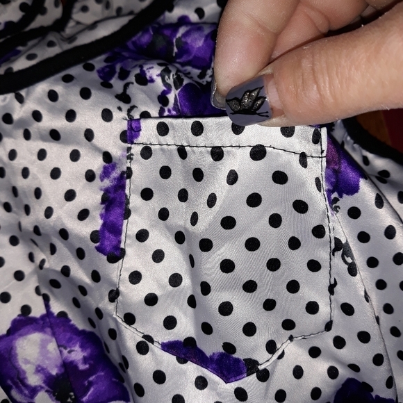 Lilly white razor back floral tank top size medium A-45 5/$25 - Picture 3 of 4